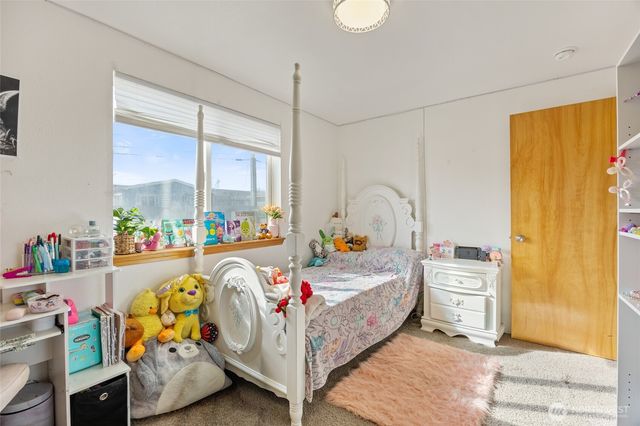 1215 Lowry St, Moses Lake, WA 98837