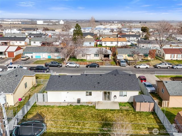 1215 Lowry St, Moses Lake, WA 98837