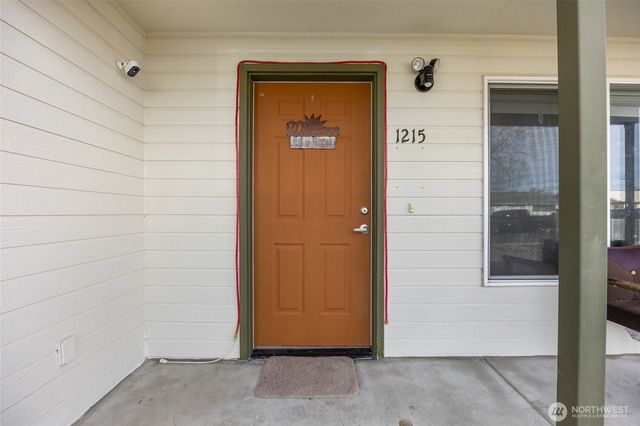 1215 Lowry St, Moses Lake, WA 98837