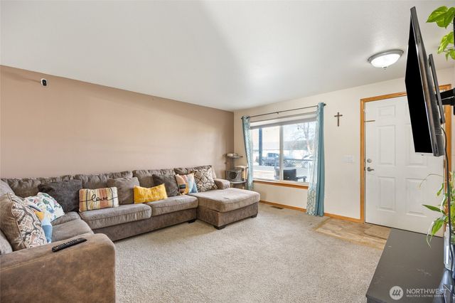 1215 Lowry St, Moses Lake, WA 98837