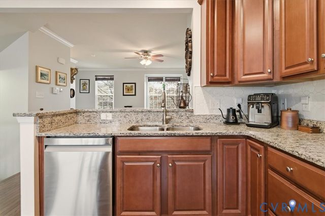 4836 Skyline Ridge Dr, Midlothian, VA 23112