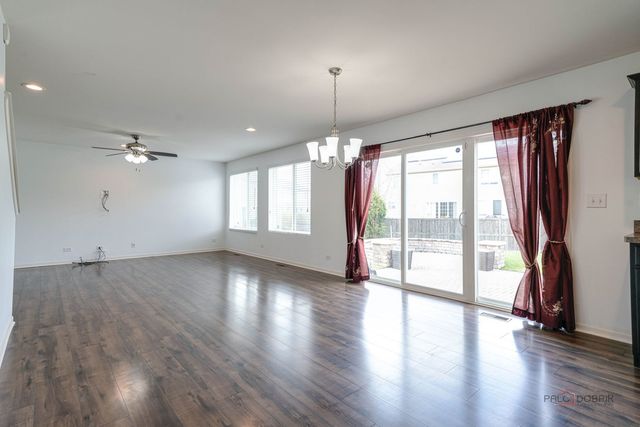 202 Minuet Circle, Volo, IL 60073