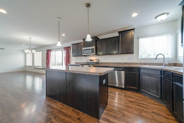202 Minuet Circle, Volo, IL 60073