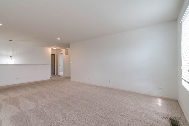 202 Minuet Circle, Volo, IL 60073