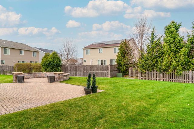 202 Minuet Circle, Volo, IL 60073