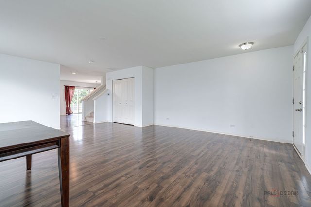202 Minuet Circle, Volo, IL 60073