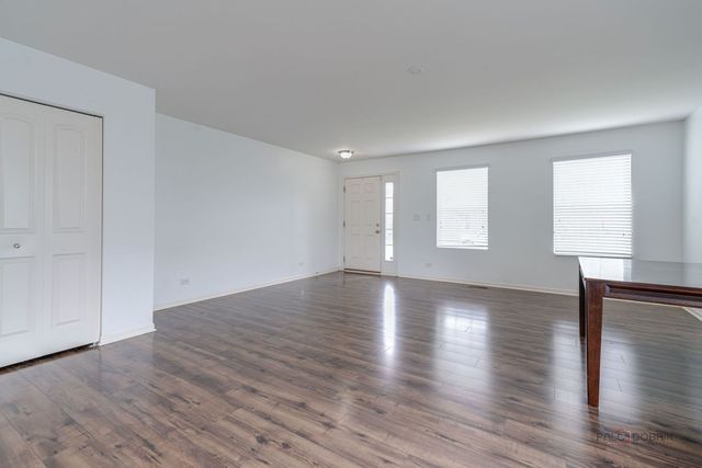 202 Minuet Circle, Volo, IL 60073