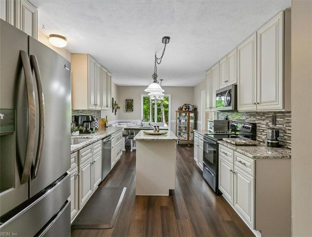 5290 Beechwood Knoll TRL, Gloucester, VA 23061