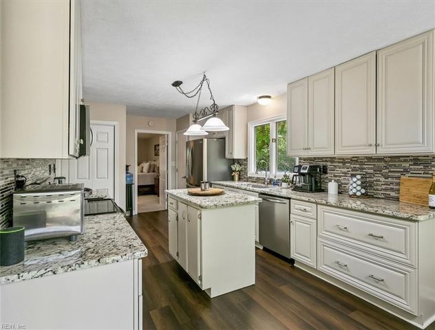 5290 Beechwood Knoll TRL, Gloucester, VA 23061