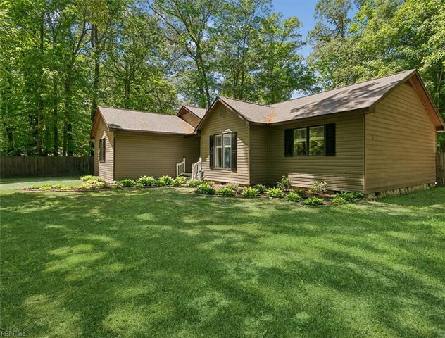 5290 Beechwood Knoll TRL, Gloucester, VA 23061