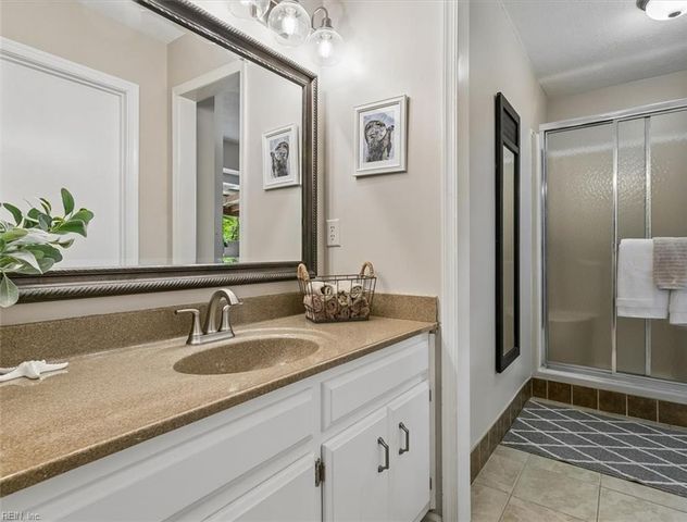 5290 Beechwood Knoll TRL, Gloucester, VA 23061