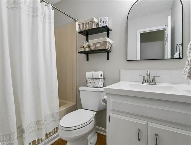 5290 Beechwood Knoll TRL, Gloucester, VA 23061