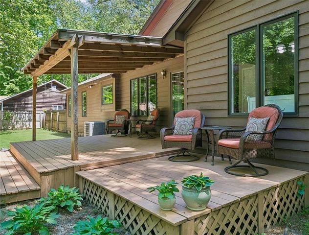 5290 Beechwood Knoll TRL, Gloucester, VA 23061
