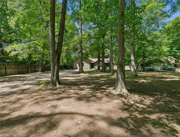 5290 Beechwood Knoll TRL, Gloucester, VA 23061