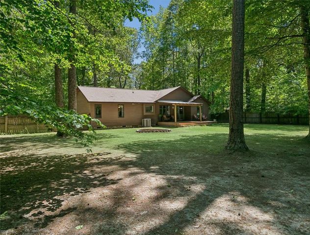 5290 Beechwood Knoll TRL, Gloucester, VA 23061