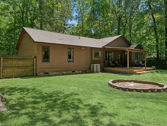 5290 Beechwood Knoll TRL, Gloucester, VA 23061