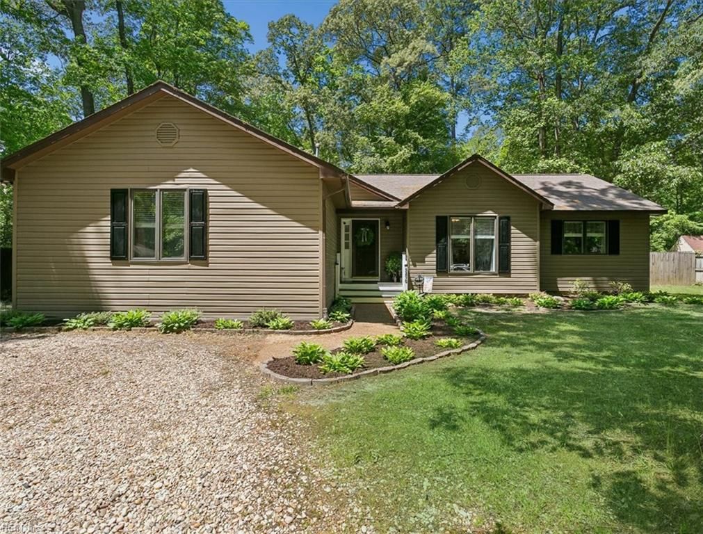 5290 Beechwood Knoll TRL, Gloucester, VA 23061
