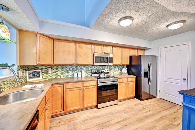 8094 Over Par Court, Burlington, KY 41005