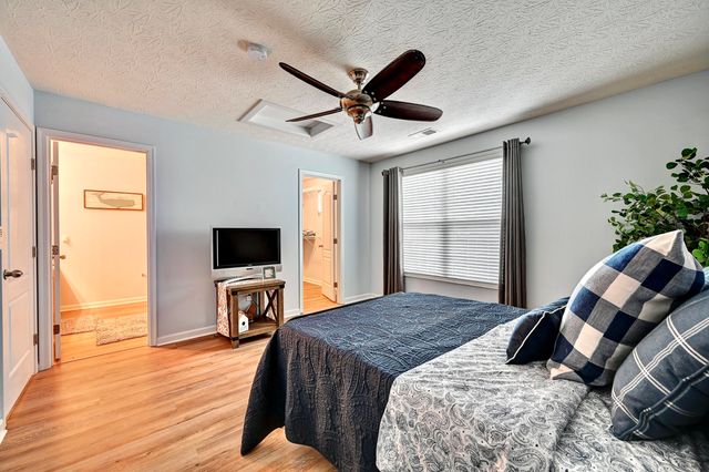 8094 Over Par Court, Burlington, KY 41005