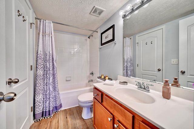 8094 Over Par Court, Burlington, KY 41005