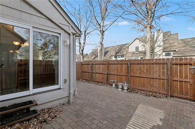 7204 W 155th Street, Overland Park, KS 66223