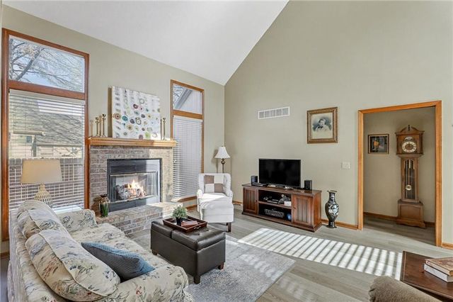 7204 W 155th Street, Overland Park, KS 66223