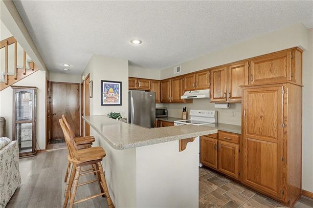 7204 W 155th Street, Overland Park, KS 66223