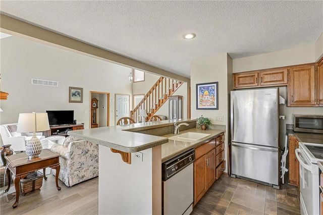 7204 W 155th Street, Overland Park, KS 66223