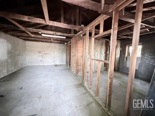 527 Locust Street, Bakersfield, CA 93308