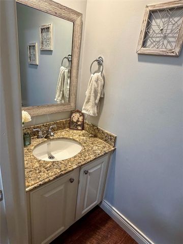 19 E New Avery Place, The Woodlands, TX 77382