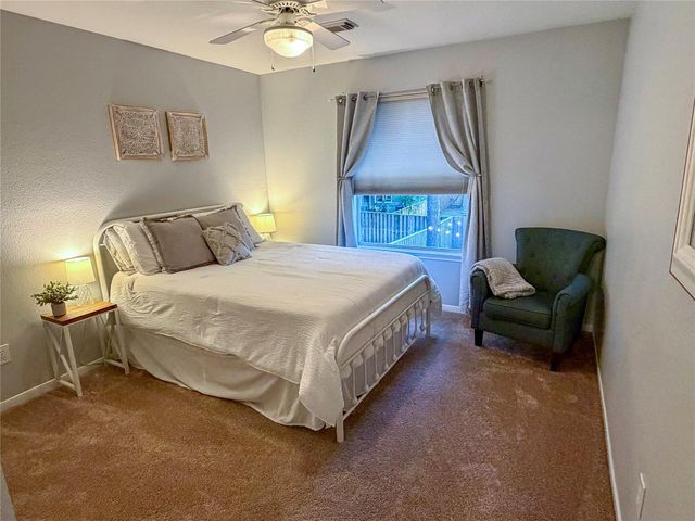 19 E New Avery Place, The Woodlands, TX 77382