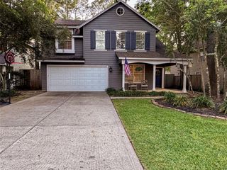 19 E New Avery Place, The Woodlands, TX 77382