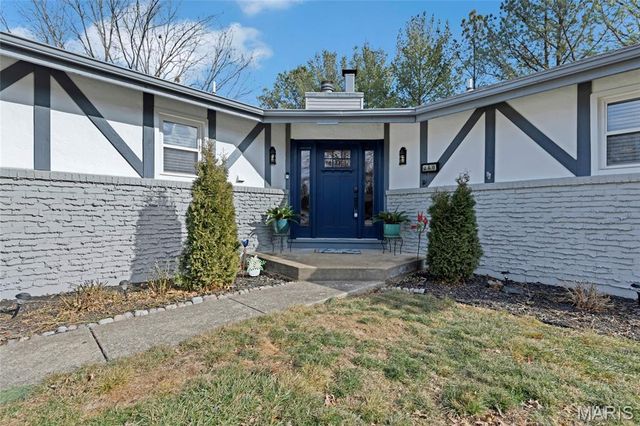 266 Savoy Drive, Lake St Louis, MO 63367