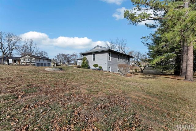 266 Savoy Drive, Lake St Louis, MO 63367