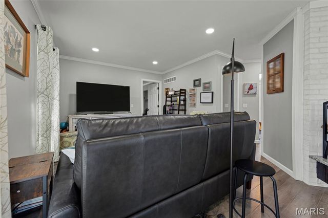 266 Savoy Drive, Lake St Louis, MO 63367