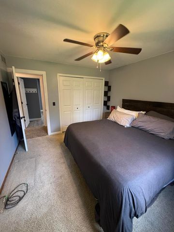 4283 Woodstock Road, Waterford Twp, MI 48328