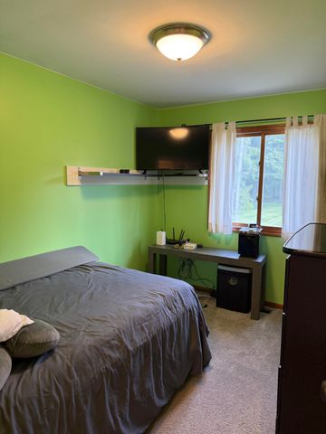4283 Woodstock Road, Waterford Twp, MI 48328