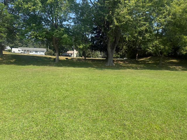 4283 Woodstock Road, Waterford Twp, MI 48328