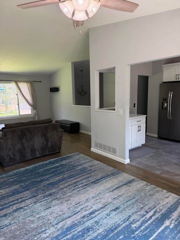 4283 Woodstock Road, Waterford Twp, MI 48328
