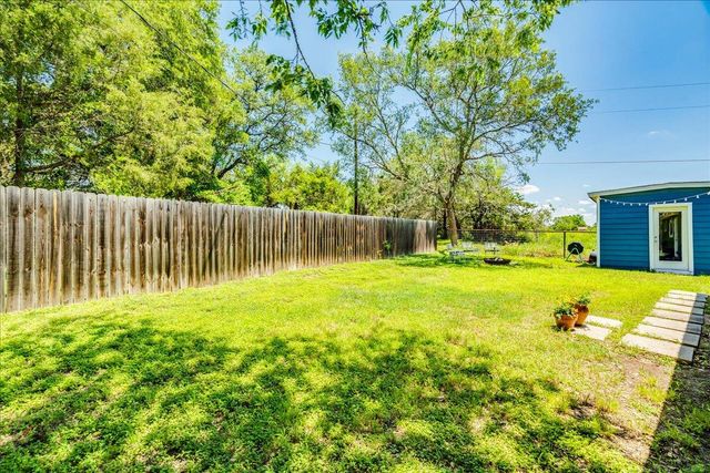 170 Whitetail LN, Dale, TX 78616