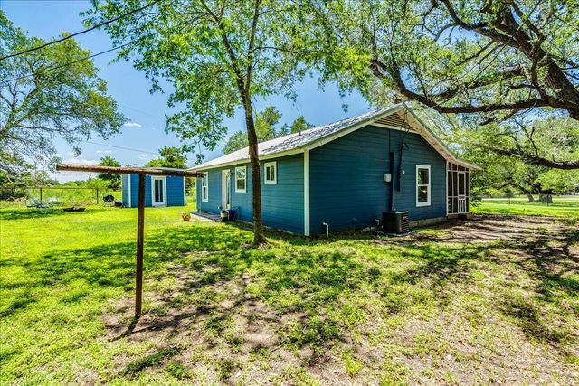 170 Whitetail LN, Dale, TX 78616