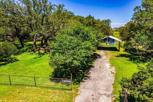 170 Whitetail LN, Dale, TX 78616