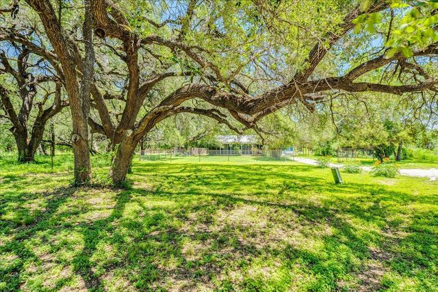 170 Whitetail LN, Dale, TX 78616