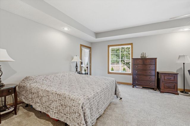 909 E Maplewood Street, Springfield, MO 65807