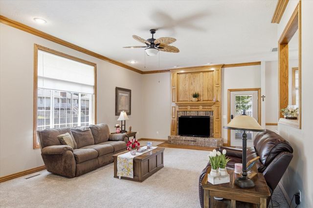 909 E Maplewood Street, Springfield, MO 65807
