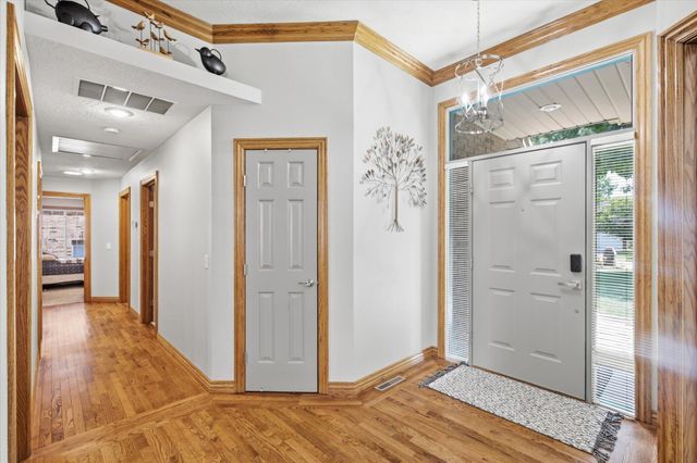 909 E Maplewood Street, Springfield, MO 65807