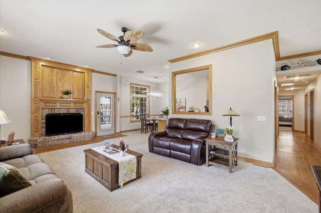 909 E Maplewood Street, Springfield, MO 65807