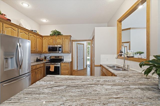 909 E Maplewood Street, Springfield, MO 65807