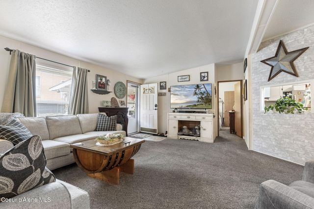 17616 W SANTIAGO CIR, Hauser, ID 83854