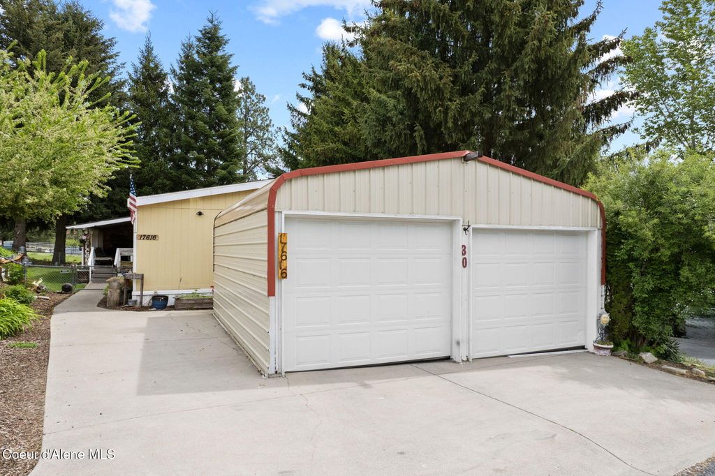 17616 W SANTIAGO CIR, Hauser, ID 83854